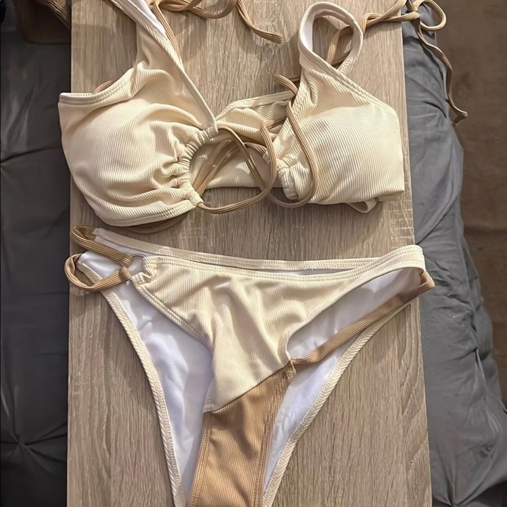 Bikini set - Picture 2 of 4